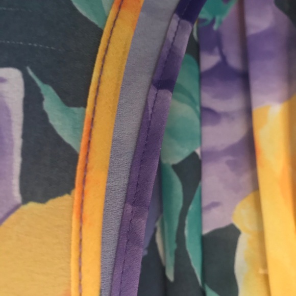 BCBG Fresh & Floral Skirt & Top Set! - Picture 5 of 10